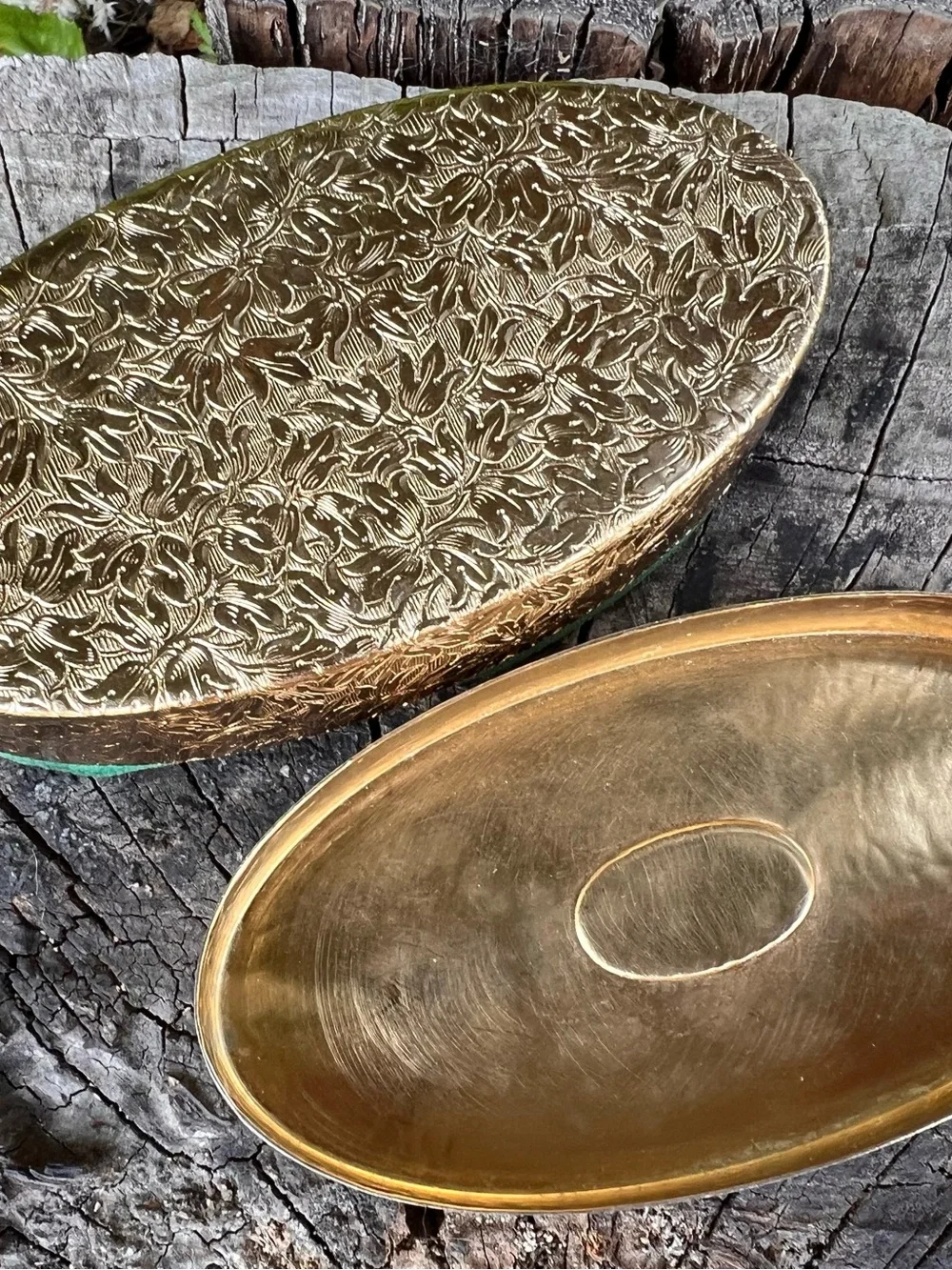 N/A elegant gold